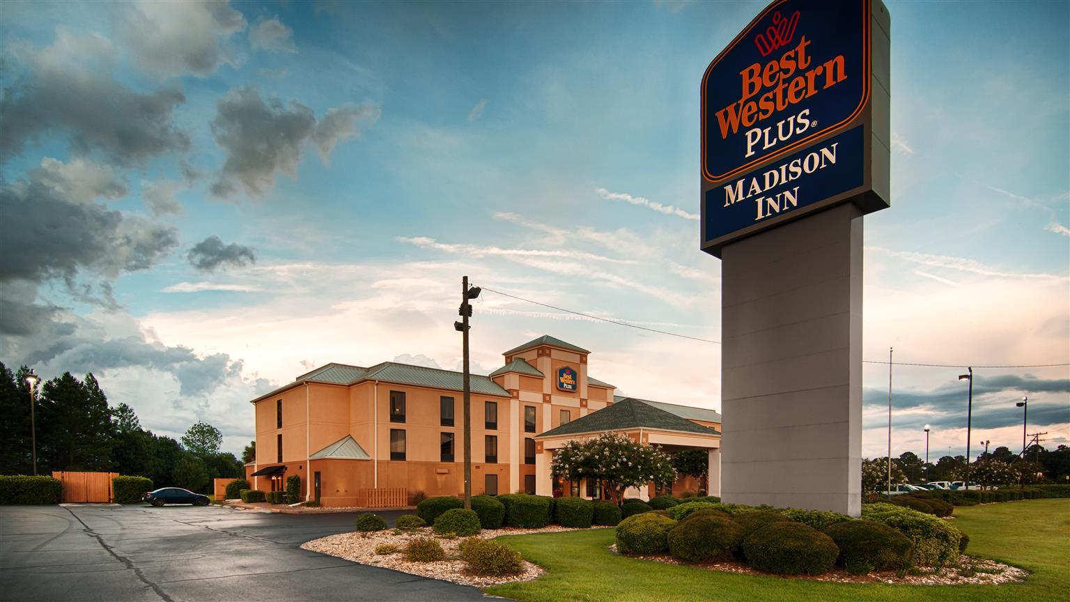Best Western Plus Madison Exteriér fotografie